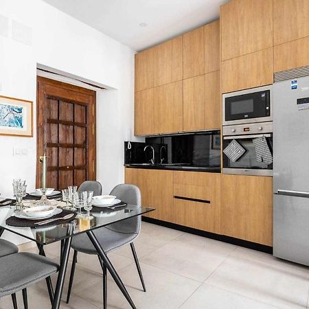 Comfy Away - Apartamento Exclusivo Mercado De Triana Con Balcon เซบีญา ภายนอก รูปภาพ