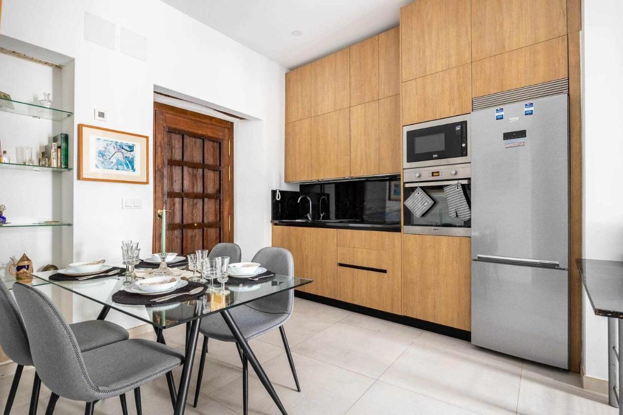 Comfy Away - Apartamento Exclusivo Mercado De Triana Con Balcon เซบีญา ภายนอก รูปภาพ