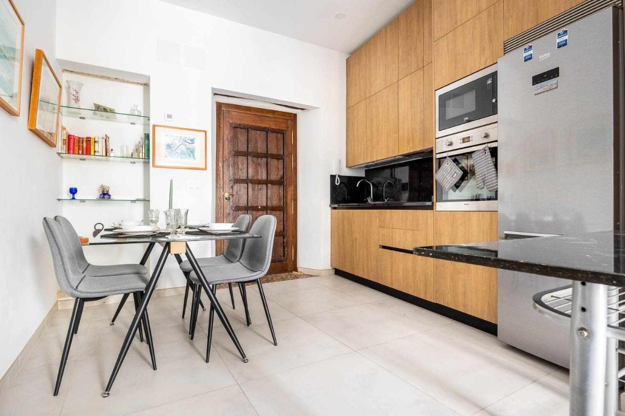 Comfy Away - Apartamento Exclusivo Mercado De Triana Con Balcon เซบีญา ภายนอก รูปภาพ