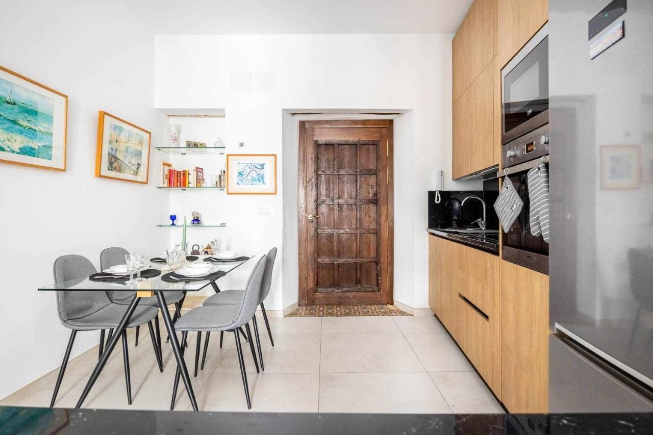 Comfy Away - Apartamento Exclusivo Mercado De Triana Con Balcon เซบีญา ภายนอก รูปภาพ