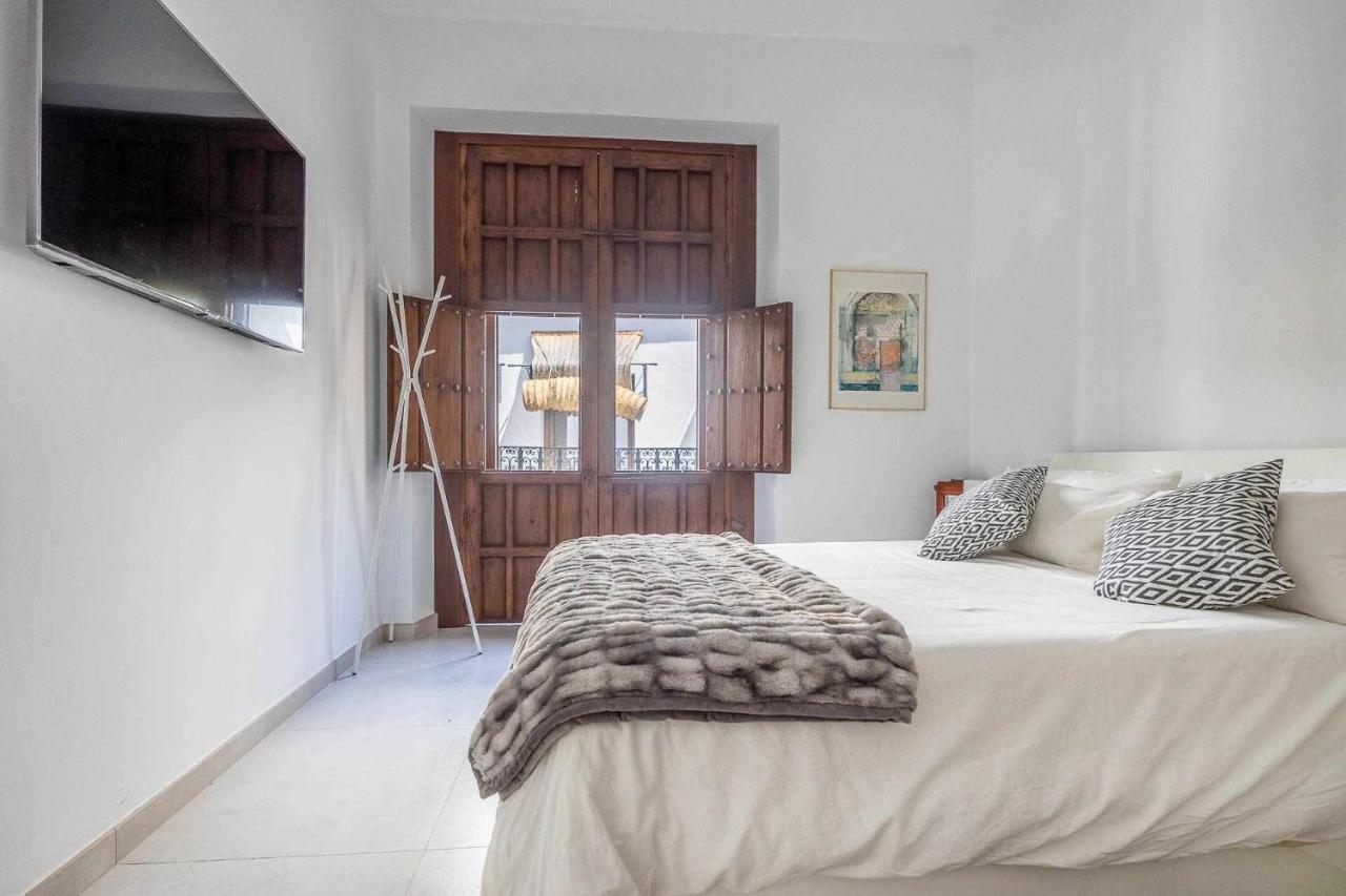 Comfy Away - Apartamento Exclusivo Mercado De Triana Con Balcon เซบีญา ภายนอก รูปภาพ