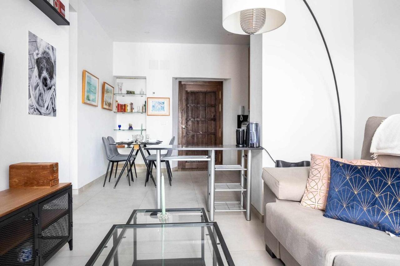 Comfy Away - Apartamento Exclusivo Mercado De Triana Con Balcon เซบีญา ภายนอก รูปภาพ